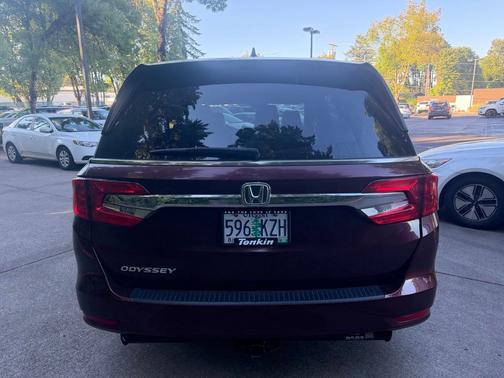 Deep Scarlet Pearl 2018 Honda Odyssey EX-L