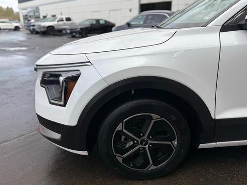2023 Kia Niro EX