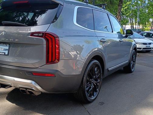 Silver 2022 Kia Telluride SX