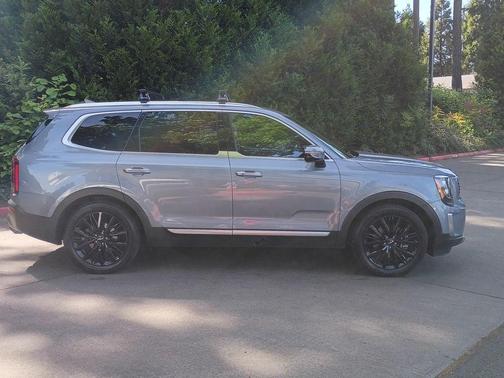 Silver 2022 Kia Telluride SX