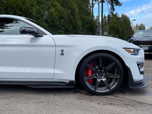 2022 Ford Shelby GT500 Base