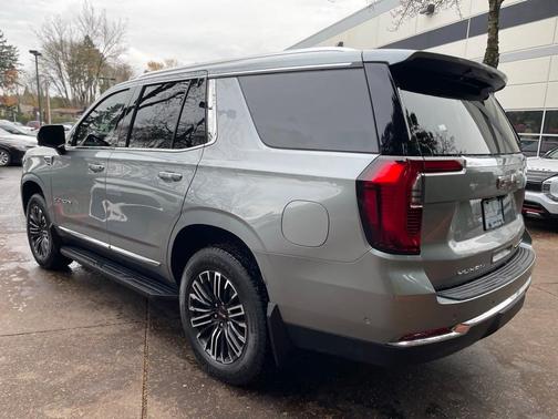 2025 GMC Yukon Elevation