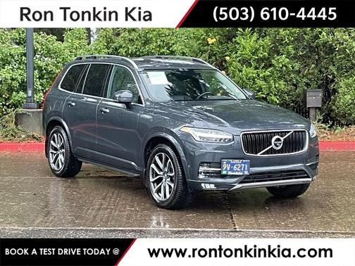 2017 Volvo XC90 T6 Momentum
