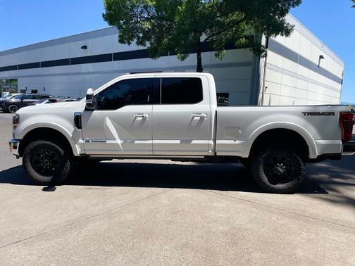 White 2020 Ford F-350 Lariat
