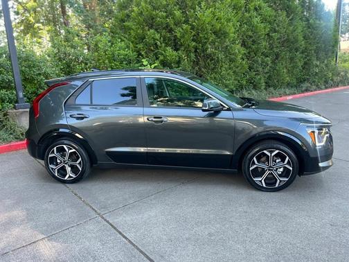 2024 Kia Niro EX Touring