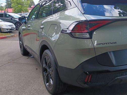Jungle Green 2025 Kia Sportage X-Line
