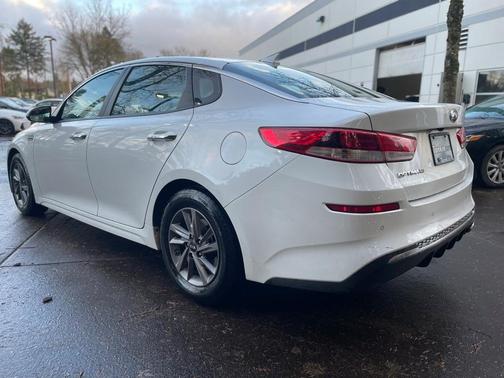 2020 Kia Optima LX