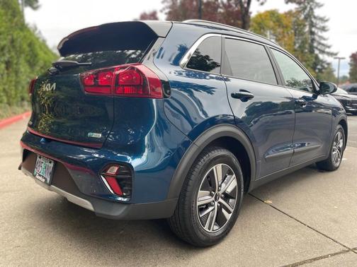 2022 Kia Niro LXS