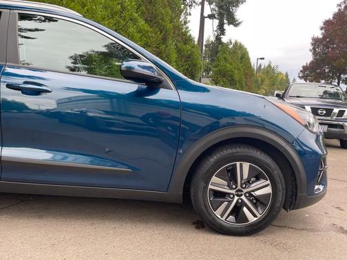 2022 Kia Niro LXS