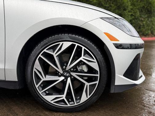 2023 Hyundai IONIQ 6 Limited