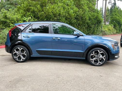 Mineral Blue 2024 Kia Niro Plug-In Hybrid SX