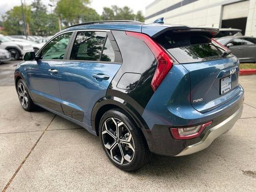 Mineral Blue 2024 Kia Niro Plug-In Hybrid SX