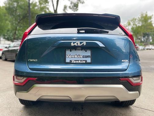 Mineral Blue 2024 Kia Niro Plug-In Hybrid SX