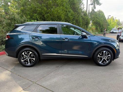 Blue 2023 Kia Sportage Hybrid EX