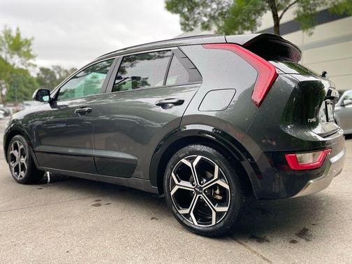 Graphite Gray 2023 Kia Niro EX Touring