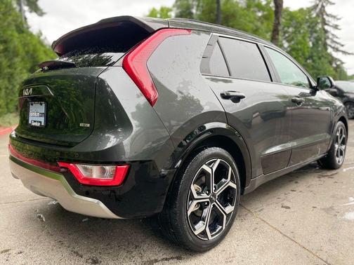 Graphite Gray 2023 Kia Niro EX Touring