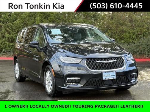 2023 Chrysler Pacifica Touring-L