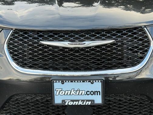 2023 Chrysler Pacifica Touring-L