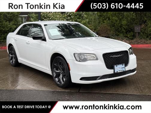 2022 Chrysler 300 Touring