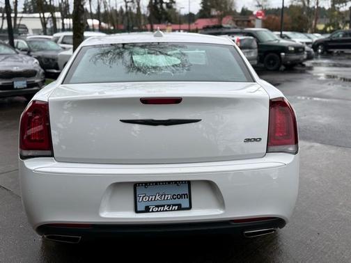 2022 Chrysler 300 Touring