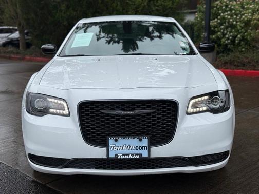 2022 Chrysler 300 Touring