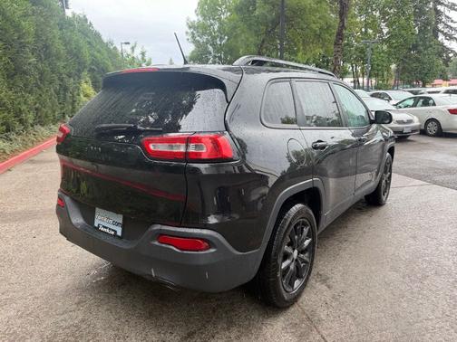Brilliant Black Crystal Pearlcoat 2014 Jeep Cherokee Latitude