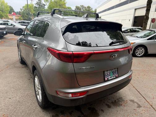 Mineral Silver 2017 Kia Sportage LX