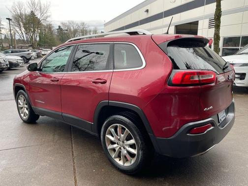 Deep Cherry Red Crystal Pearlcoat 2016 Jeep Cherokee Limited