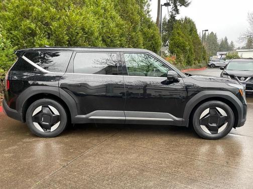 2024 Kia EV9 Light Long Range