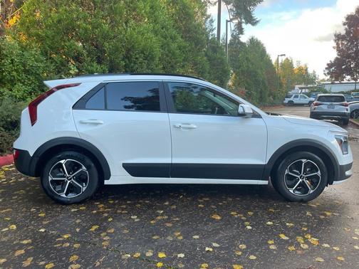 2024 Kia Niro Plug-In Hybrid EX