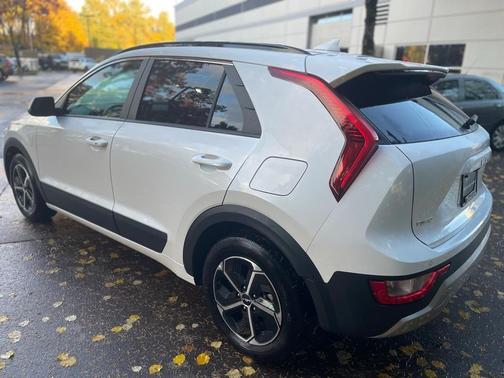 2024 Kia Niro Plug-In Hybrid EX