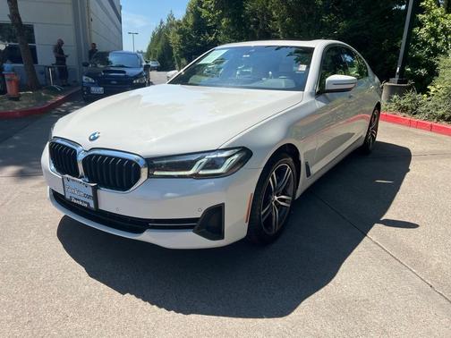 2022 BMW 530 i