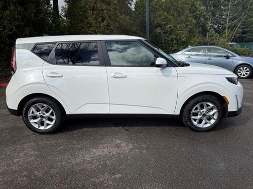 2024 Kia Soul S