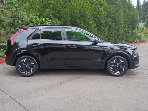 Aurora Black 2024 Kia Niro EV Wind