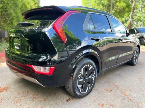 Aurora Black 2024 Kia Niro EV Wind