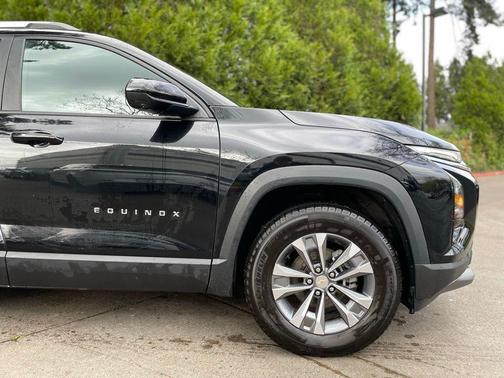 Black Metallic 2025 Chevrolet Equinox LT