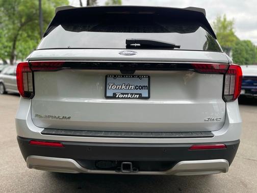 White Metallic 2025 Ford Explorer Platinum