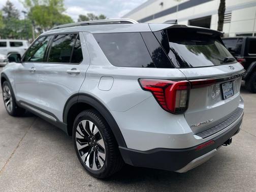 White Metallic 2025 Ford Explorer Platinum