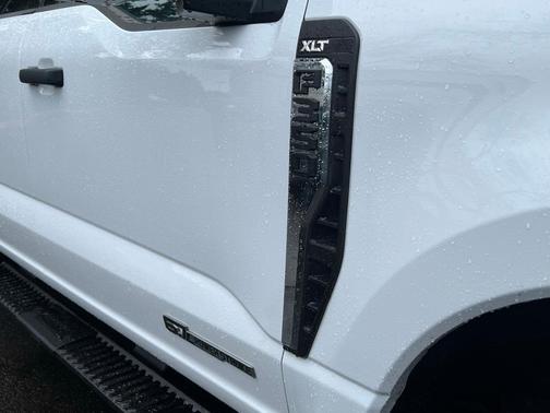 2023 Ford F-350 XLT