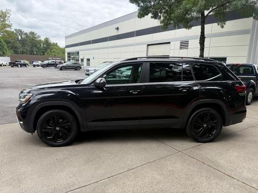 2022 Volkswagen Atlas 3.6L SE w/Technology