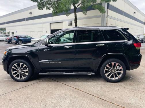 Diamond Black 2018 Jeep Grand Cherokee Overland