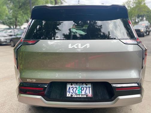 2024 Kia EV9 Land