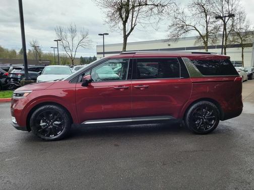 2024 Kia Carnival SX