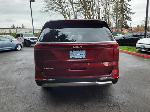 2024 Kia Carnival SX