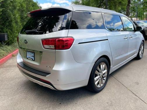 Bright Silver Metallic 2016 Kia Sedona SX-L