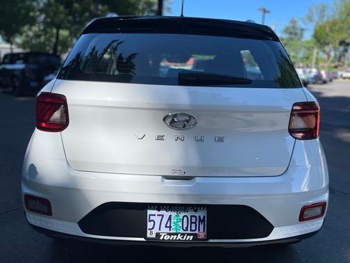 Lunar White 2024 Hyundai VENUE Limited