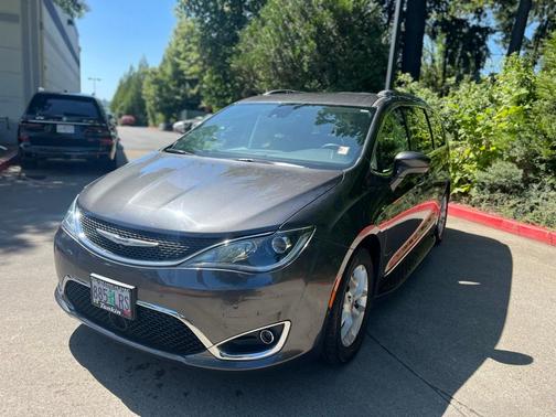 2018 Chrysler Pacifica Touring-L Plus