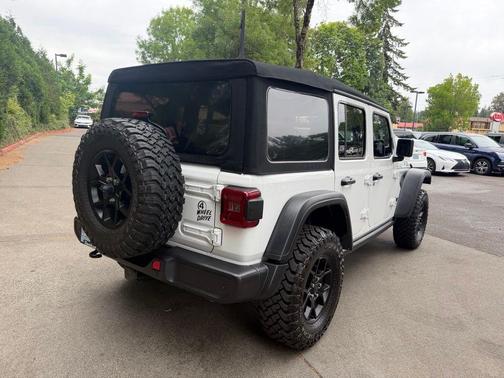 Bright White Clearcoat 2024 Jeep Wrangler Willys