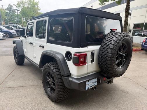 Bright White Clearcoat 2024 Jeep Wrangler Willys