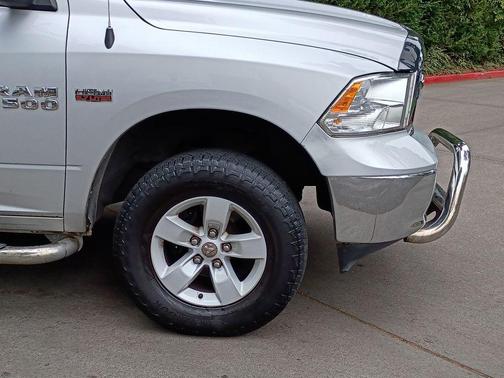 Bright Silver Clearcoat Metallic 2013 RAM 1500 SLT
